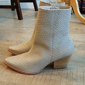 caty western pointy toe bootie matisse